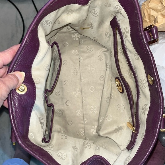 Tory Burch  purple leather shoulder bag  satchel 2 exterior pockets  Goldtone HW - Picture 14 of 17